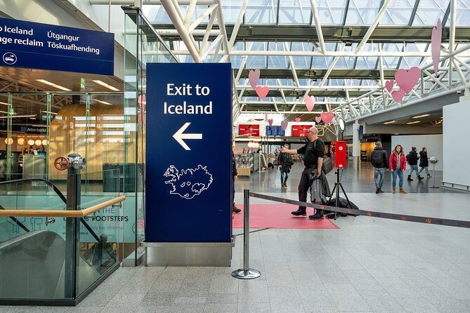 Private Transfer from/to Keflavik Airport (KEF) - A clean vehicle and room for a small group