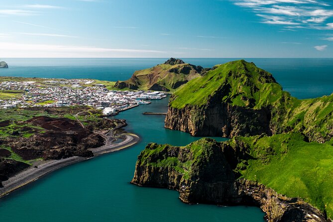 Puffin and Volcano Tour with Ebbi - Sprangan and the island’s cliff traditions