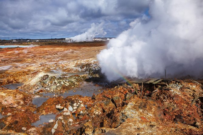 Reykjanes peninsula - Brimketill when the Atlantic is working