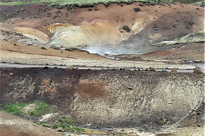 Reykjanes peninsula- Geopark and much more. Private tour - Brimketill: Atlantic waves in a lava-carved pool