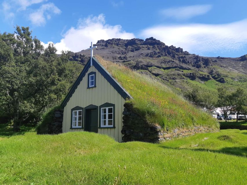 Reykjavík: 2-Day Tour with Icebergs, Glaciers & Waterfalls - The countryside overnight