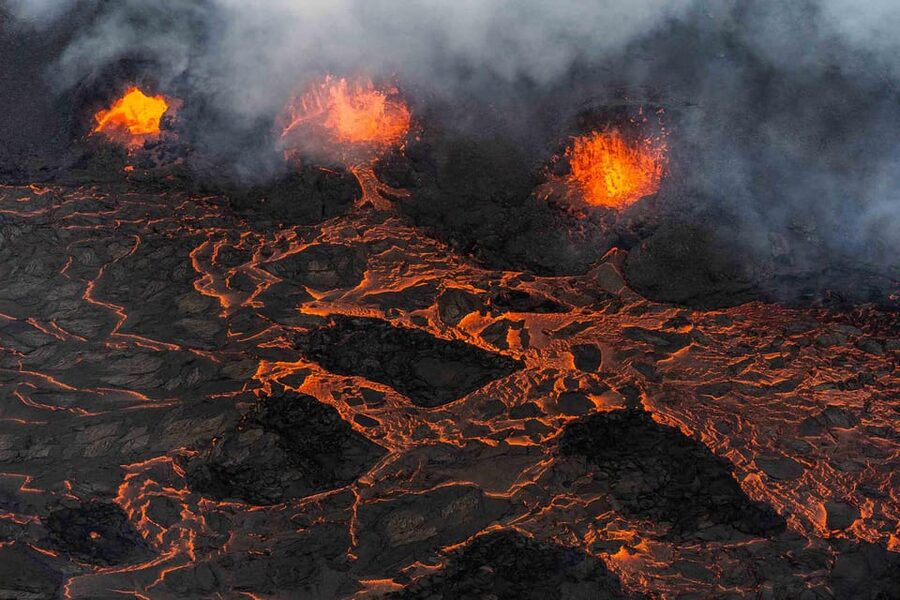 Reykjavik: 45-Minute Volcano Sightseeing Helicopter Tour - The return via Bessastaðir