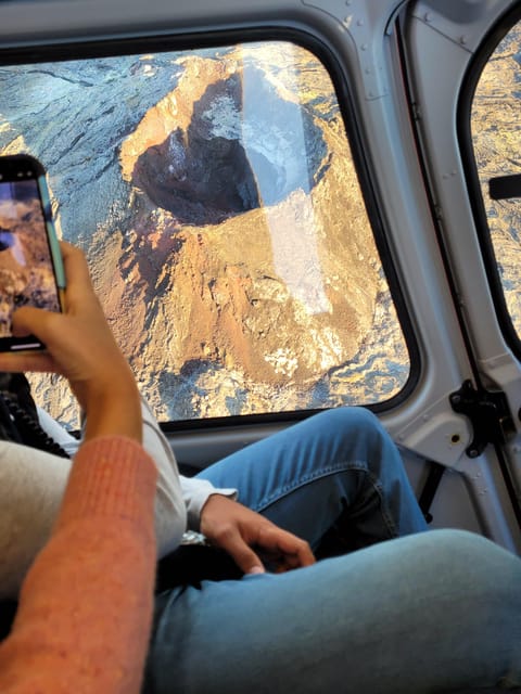 Reykjavik: 45-Minute Volcano Sightseeing Helicopter Tour - The pilot makes a real difference