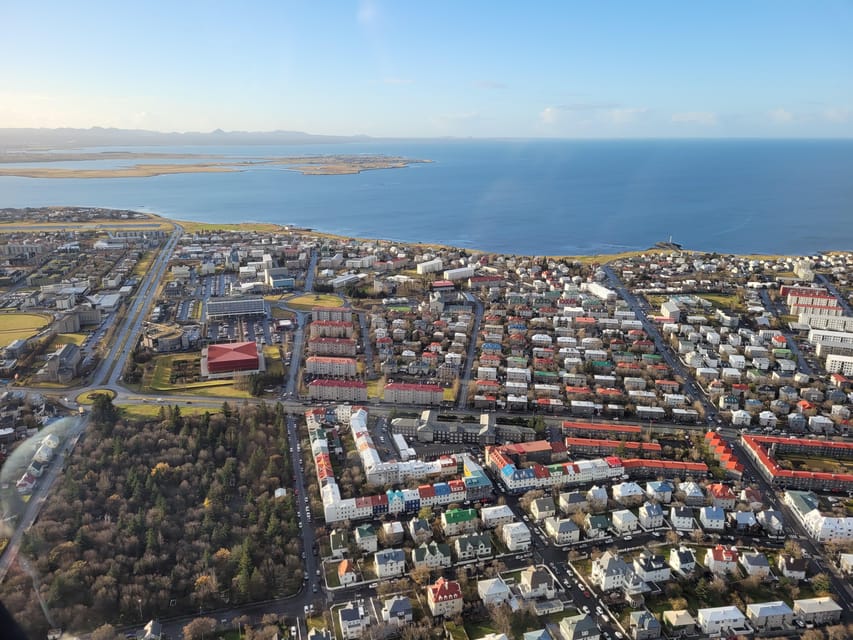 Reykjavik: 45-Minute Volcano Sightseeing Helicopter Tour - Photographing the eruption sites