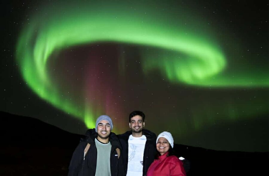 Reykjavík: 4x4 Minibus Northern Lights with Photo and Cocoa - Key points at a glance
