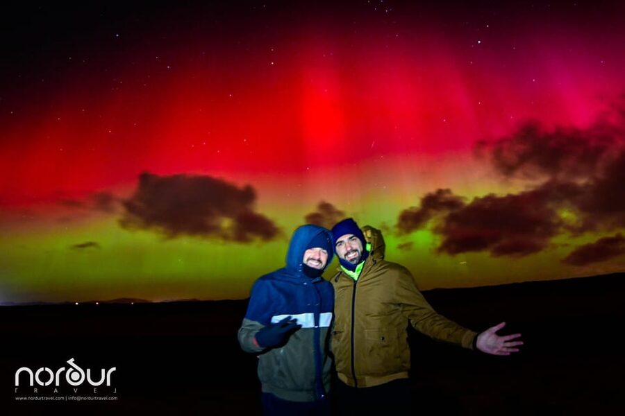 Reykjavík: 4x4 Minibus Northern Lights with Photo and Cocoa - How the four-hour itinerary works