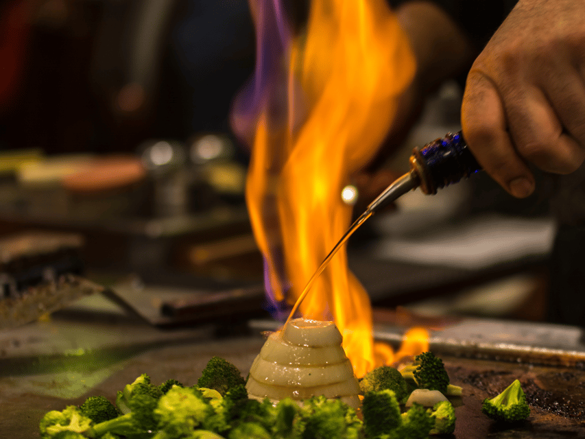 Reykjavík: 7-Course Teppanyaki Tasting Menu with Fire Show - The welcome drink sets the tone
