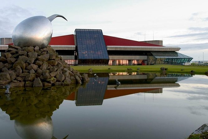 Reykjavik area to Keflavik Private Luxury Airport Transfer - Key points at a glance