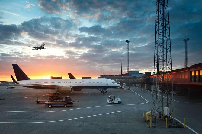 Reykjavik area to Keflavik Private Luxury Airport Transfer - Why a private ride helps on departure day