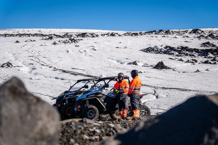 Reykjavík: Buggy Adventure to Mýrdalsjökull Majestic Glacier - What the guide adds to the ride