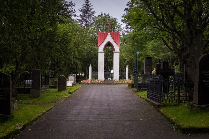 Reykjavik Folklore Walking Tour: Meet the Elves, Trolls & Ghosts of Iceland - Tjörnin lake and the possibility of a water monster