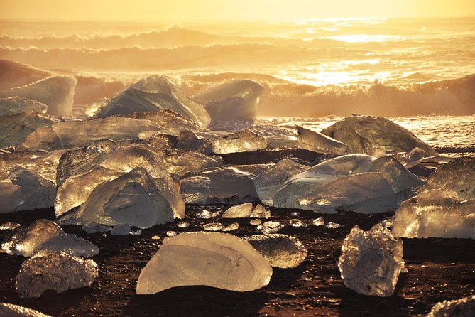 Reykjavik: Glacier Lagoon & Fjaðrárgjúfur Canyon Small-Group Tour - Why this South Coast trip is worth the long ride