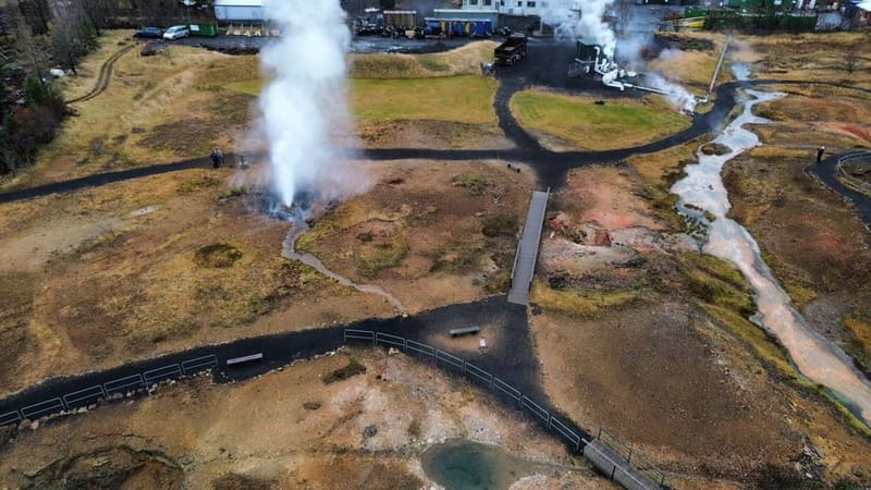 Reykjavík: Golden Circle, 2 Geysers & Geothermal Bakery Tour - A full day built around Iceland’s biggest sights