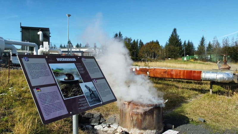 Reykjavík: Golden Circle, 2 Geysers & Geothermal Bakery Tour - Kerið Crater and the marks of volcanic Iceland