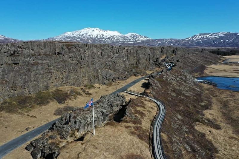 Reykjavík: Golden Circle, 2 Geysers & Geothermal Bakery Tour - Price, group size, and what is included
