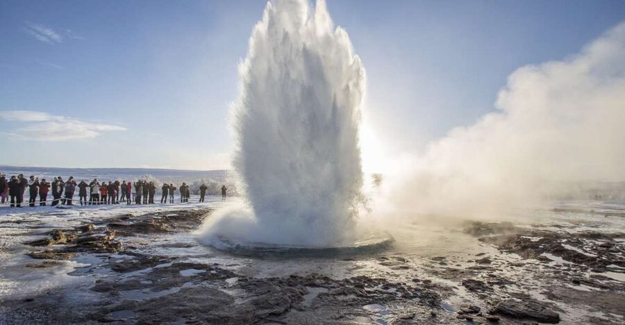Reykjavík: Golden Circle, Bruarfoss, and Kerid Crater Tour - The minibus from Reykjavík