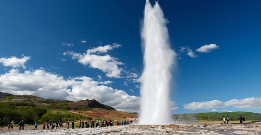 Reykjavik: Golden Circle Day Tour with optional Blue Lagoon - Leaving Reykjavik in a connected coach