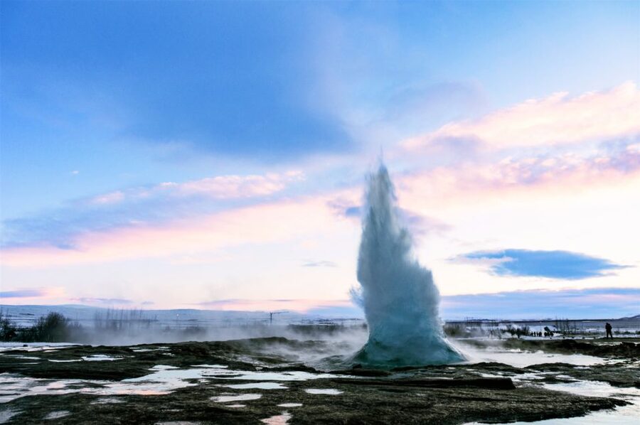 Reykjavik: Golden Circle Full-Day Tour with Kerid Crater - Winter changes the pace and the payoff