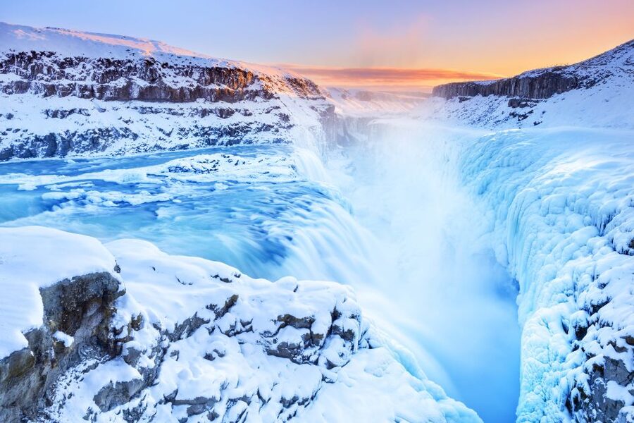Reykjavík: Golden Circle Minibus Tour & Blue Lagoon Transfer - The guides are the main added value