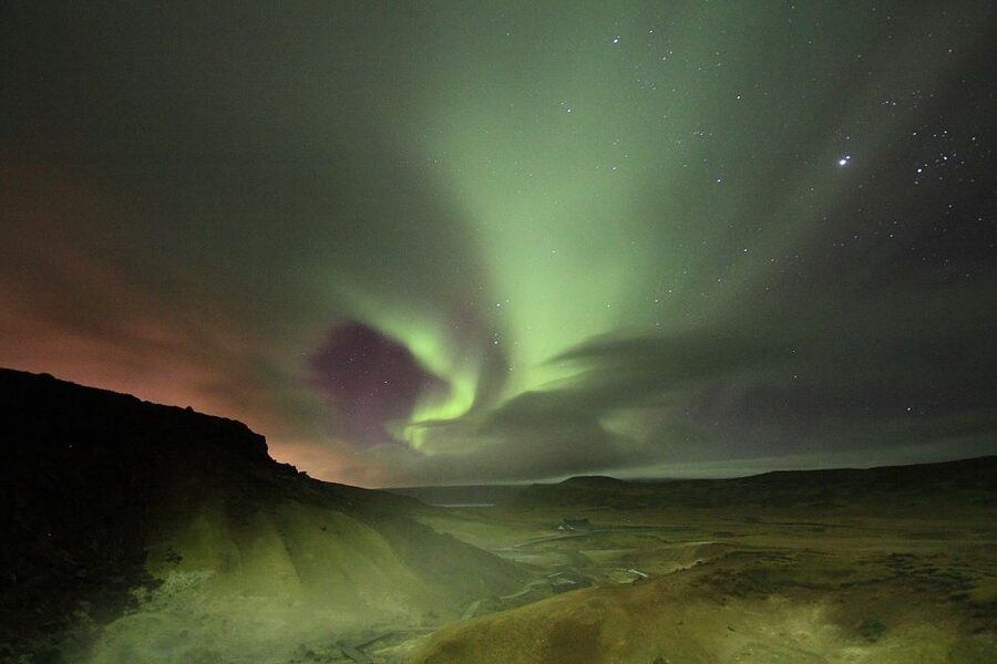 Reykjavik: Golden Circle & Northern Lights 4x4 Tour - Who should book this 10-hour tour