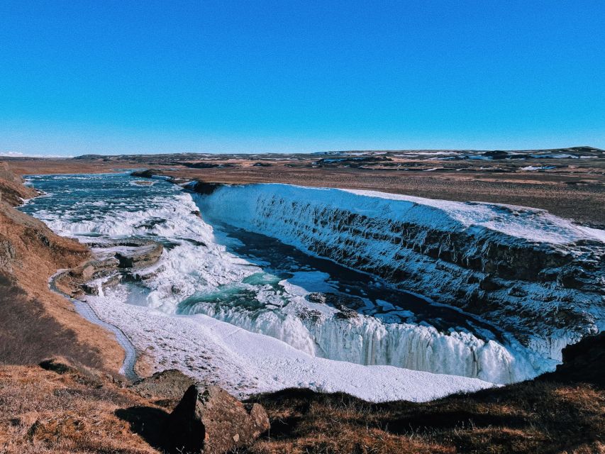 Reykjavík: Golden Circle, Secret Lagoon, & Friðheimar Tour - Guide quality, group size, and time at each stop