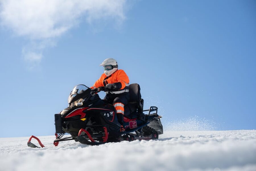 Reykjavik: Golden Circle Super Jeep Tour with Snowmobiling - Þingvellir, where geology and history meet