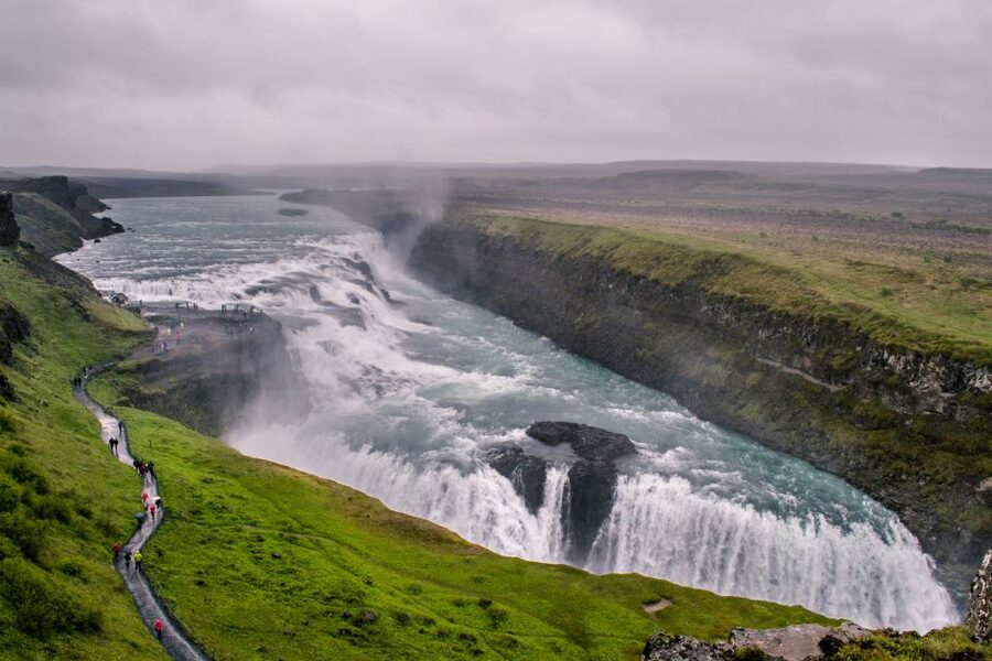 Reykjavik: Golden Circle, Tomato Farm and Kerið Crater Tour - Geysir and Strokkur put the hot in hot springs