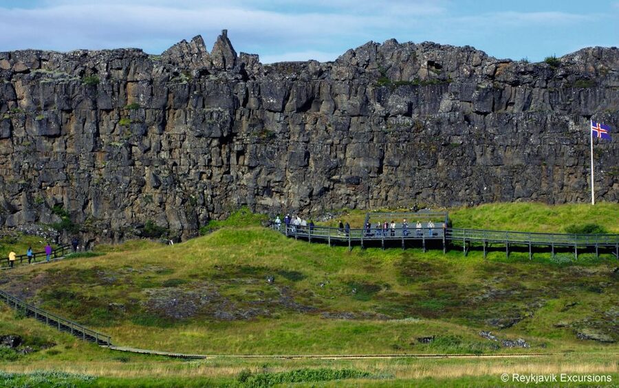 Reykjavik: Golden Circle Tour and Blue Lagoon Admission - Who should book this combined tour?