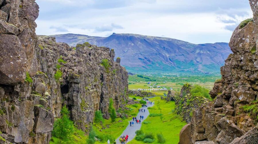 Reykjavik: Golden Circle Tour and Sky Lagoon Entry Ticket - The guides can shape the whole day