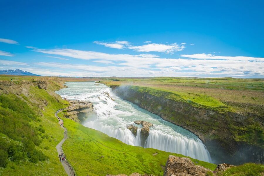 Reykjavik: Golden Circle Tour with Blue Lagoon Visit & Entry - Who should choose this day trip?