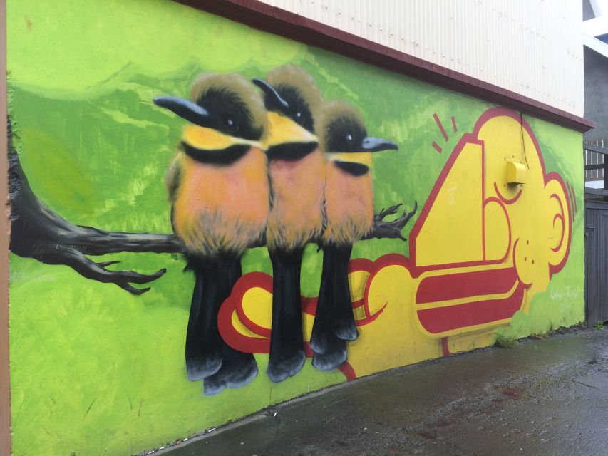 Reykjavik: Guided City Walking Tour - Hallgrimskirkja and the uphill finish