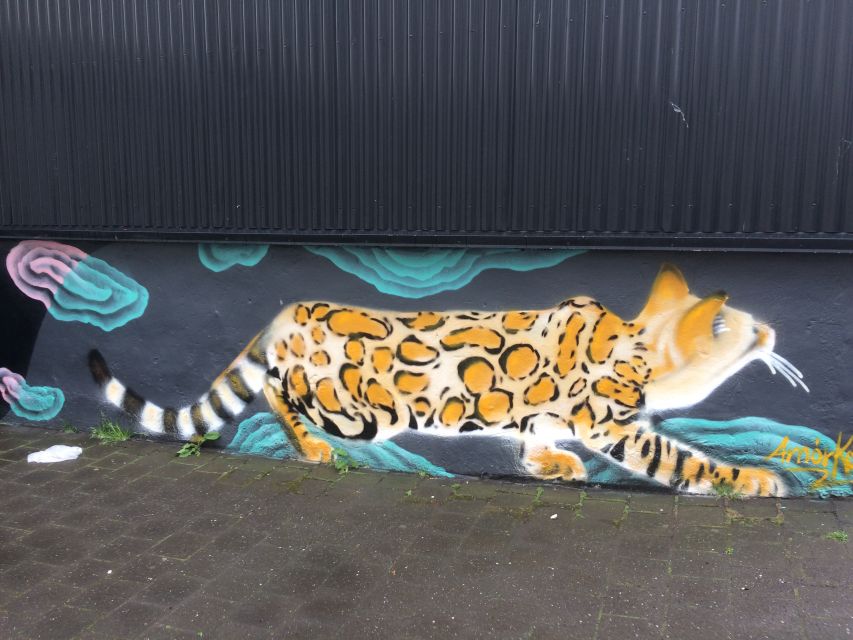 Reykjavik: Guided City Walking Tour - How the small group affects the experience