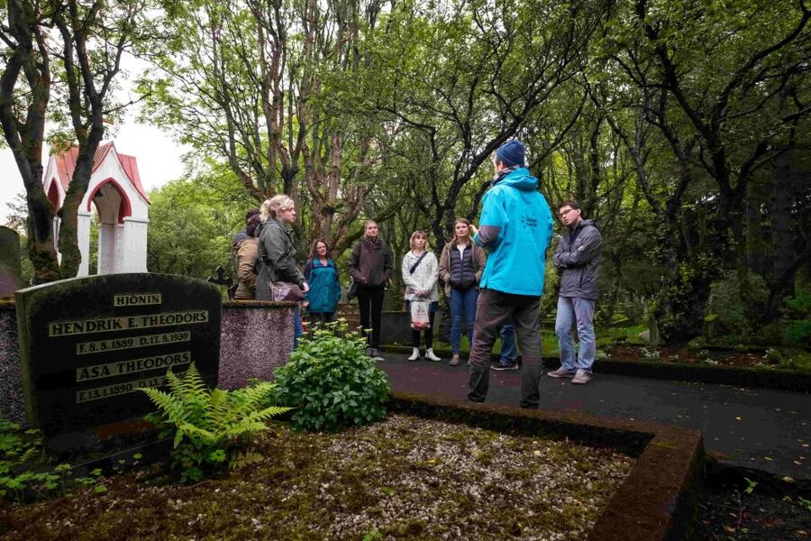 Reykjavik: Guided Folklore Walking Tour - Austurvöllur, elves, and Icelandic magic