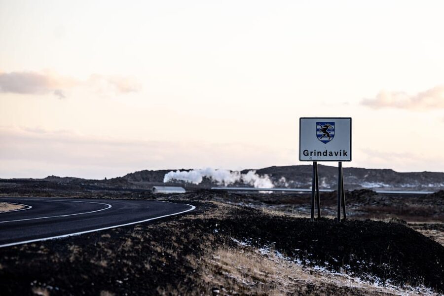 Reykjavik: Guided Tour to Volcano and Reykjanes Geopark - Seltún’s bubbling ground and mineral colors