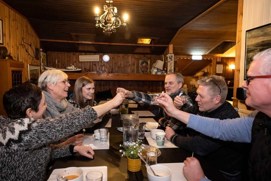 Reykjavik: Icelandic Food Tour - The first restaurant: a generous start to the tasting