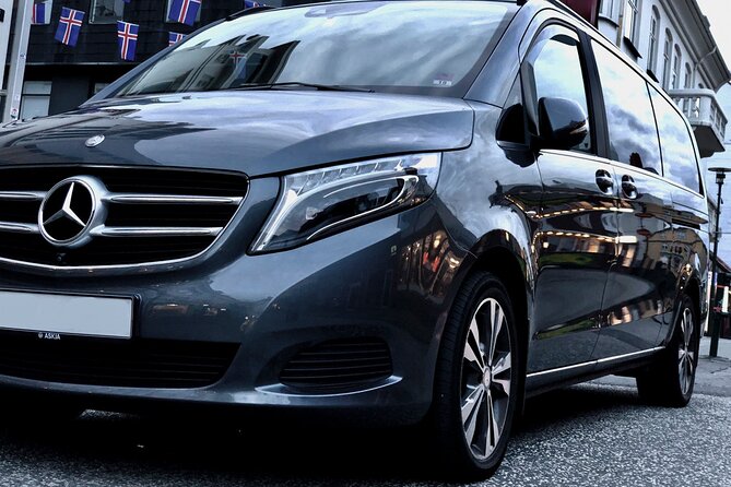 Reykjavik International Airport Private Arrival Transfer - Car or minivan: choosing the right fit