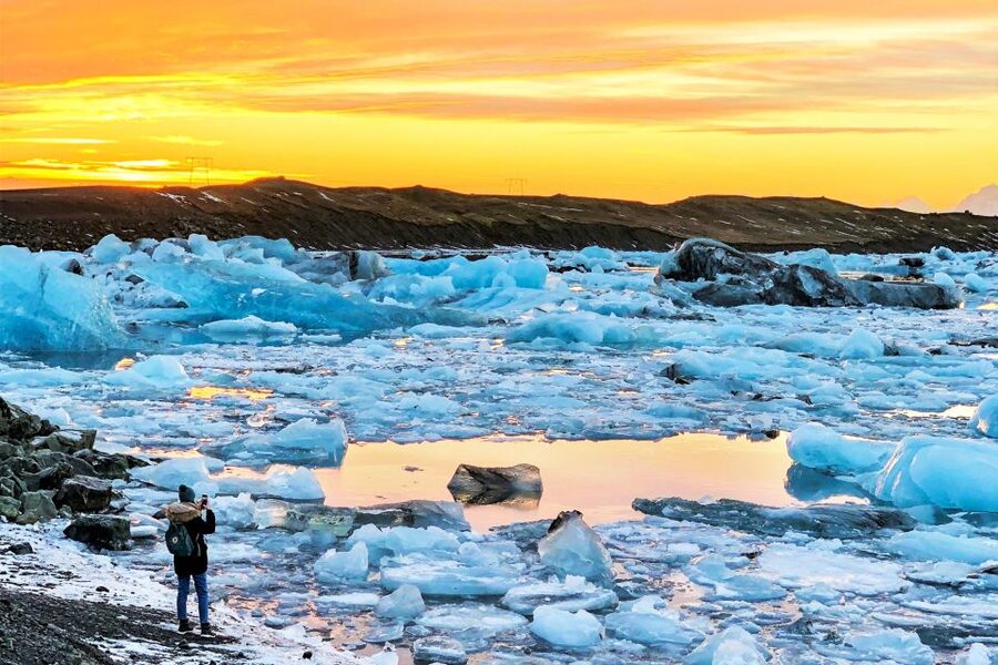 Reykjavik: Jokulsarlon Glacier Lagoon Full-Day Guided Trip - Dinner and a stop in Vík