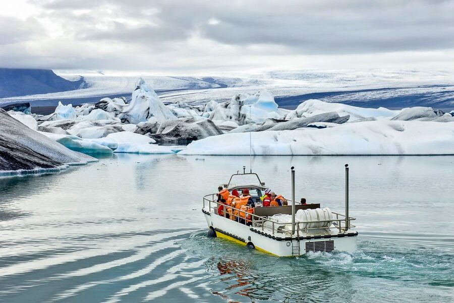 Reykjavik: Jokulsarlon Glacier Lagoon Full-Day Guided Trip - Seljalandsfoss: a dramatic final stop