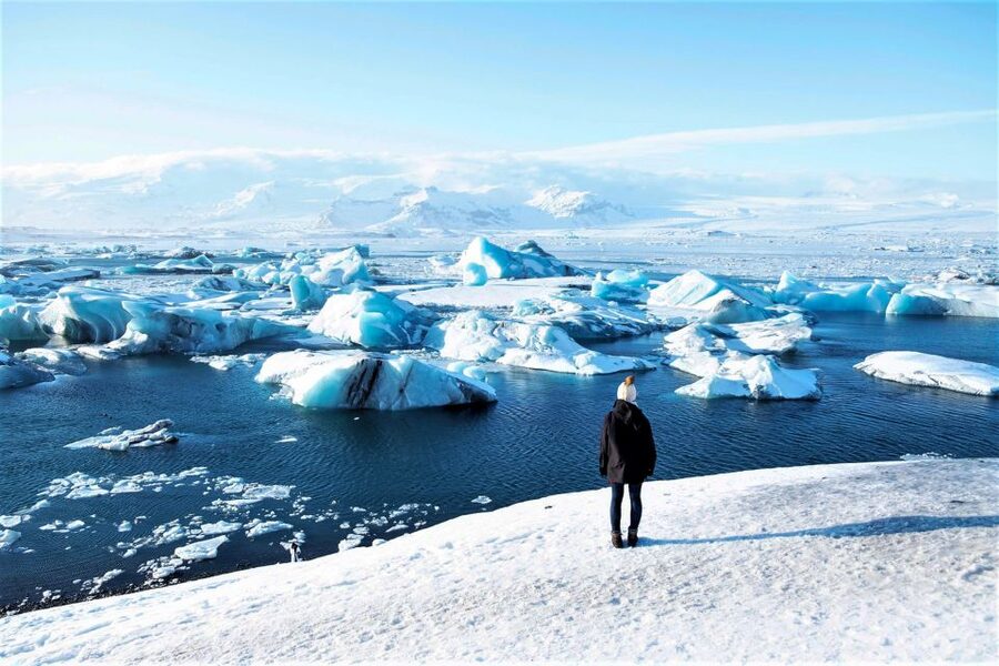 Reykjavik: Jokulsarlon Glacier Lagoon Full-Day Guided Trip - Guides, drivers, and the human side of the trip