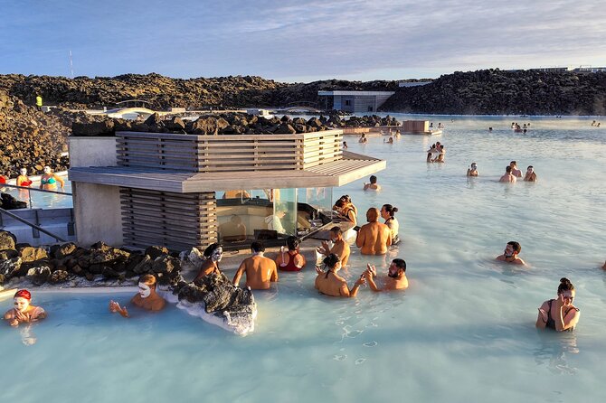 Reykjavík/Keflavík–Blue Lagoon, Silica & Retreat Transfer - A smart way to connect Keflavík and Reykjavík