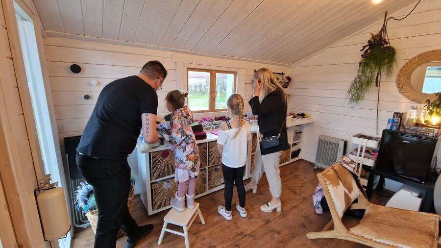 Reykjavik: Make an Icelandic Wool Monster - How the one-hour schedule works