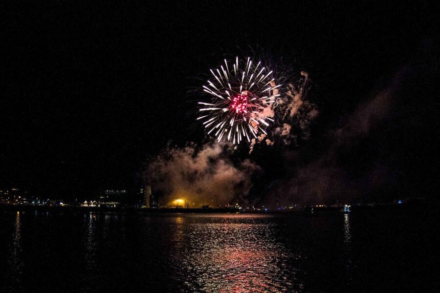 Reykjavik: New Year's Eve Fireworks Cruise - Why the sea is the right place for Reykjavik fireworks