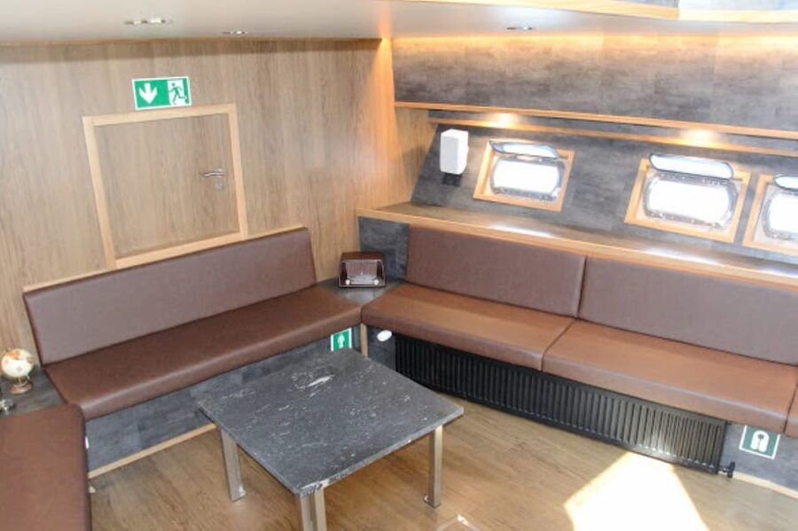 Reykjavík: New Year's Eve Northern Lights Yacht Cruise - How this compares with watching from land