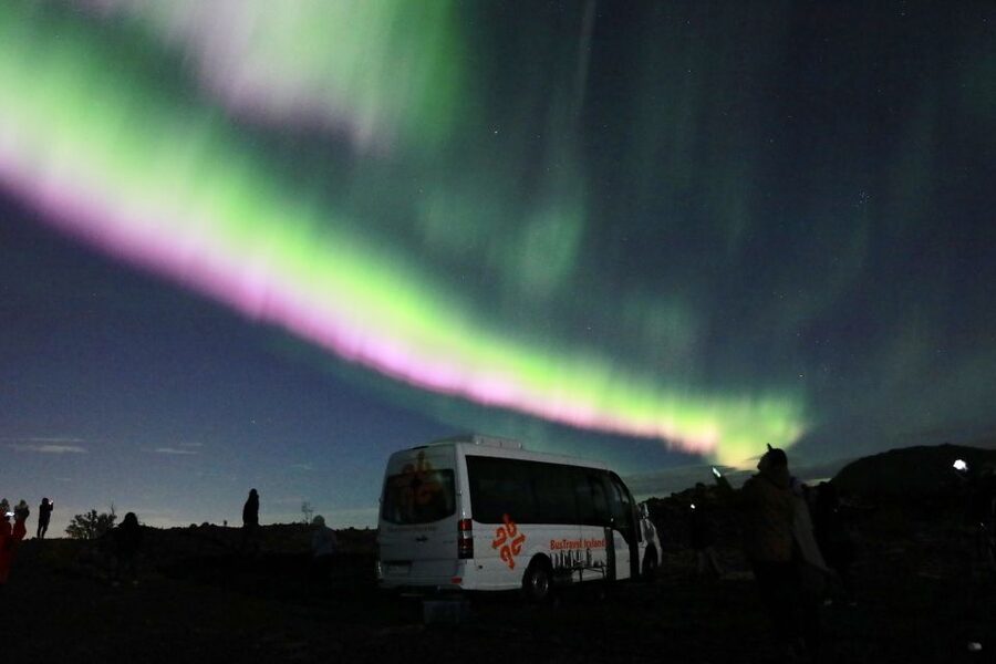 Reykjavik: Northern Lights Group Tour with Photos - Following clouds instead of a fixed itinerary