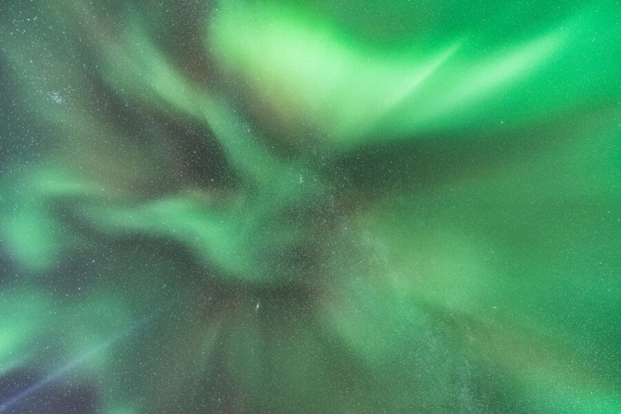 Reykjavik: Northern Lights Group Tour with Photos - Getting better aurora photos