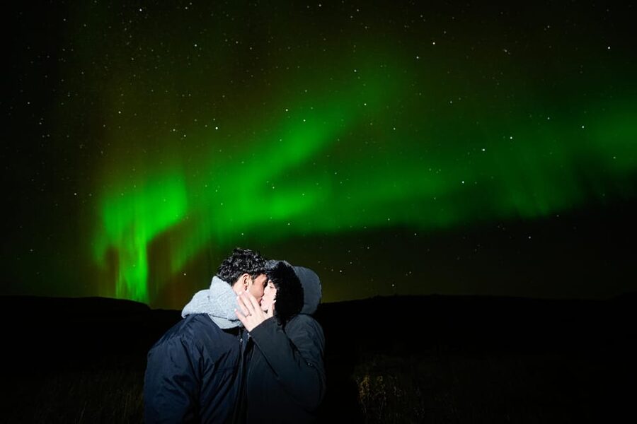 Reykjavik: Northern Lights Tour with Private Photographer - Icelandic snacks during the wait