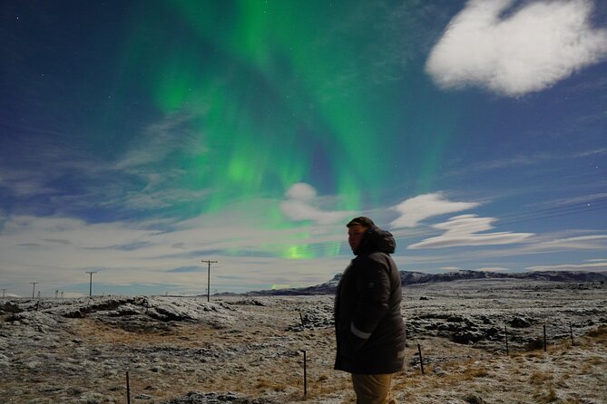 Reykjavik Northern Lights Tour with Pro Aurora Photos Small Group - Cocoa, cookies, and Viking photos