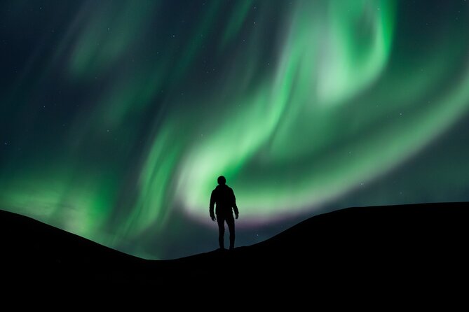 Reykjavik Northern Lights Tour with Professional Photographer - Who should book this tour