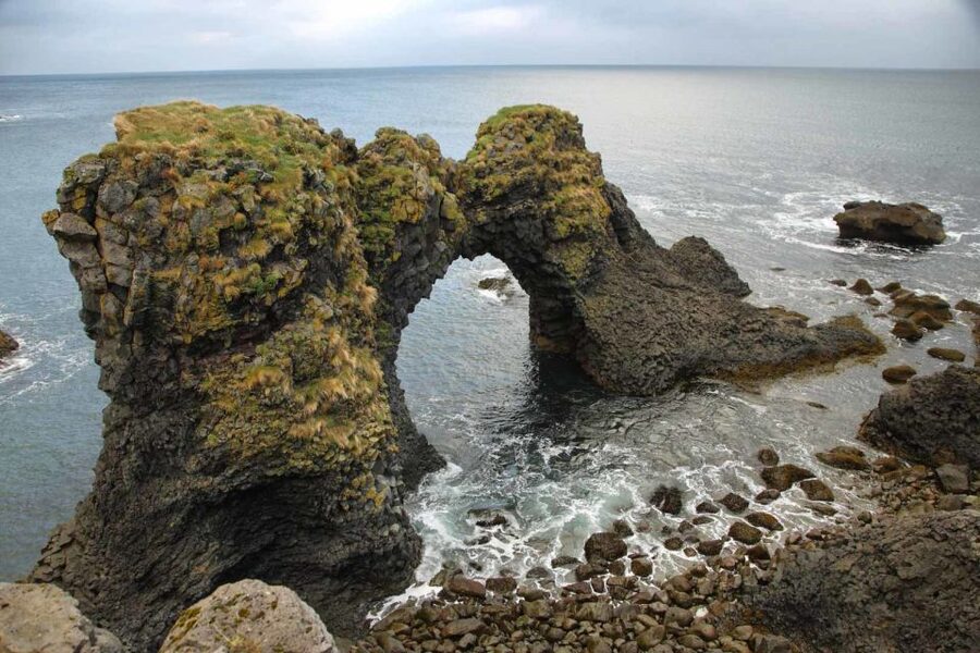 Reykjavik: Private Snaefellsnes and Kirkjufell Jeep Tour - Arnarstapi’s sea cliffs and fishing-village feel