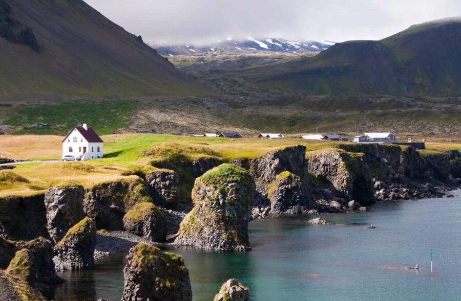 Reykjavik: Private Snaefellsnes and Kirkjufell Jeep Tour - Kirkjufell, Iceland’s famous mountain